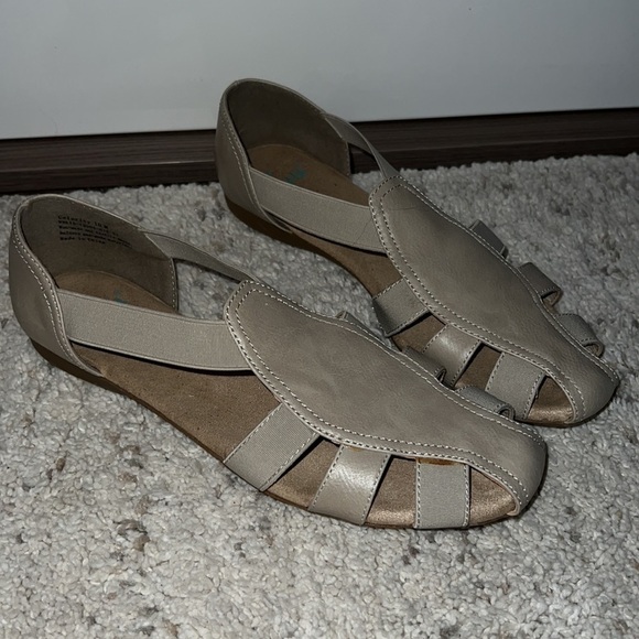 Yuu Women's Celerity Slip On Stretch Fisherman Cage Sandals Flats Size 10 - Picture 1 of 7